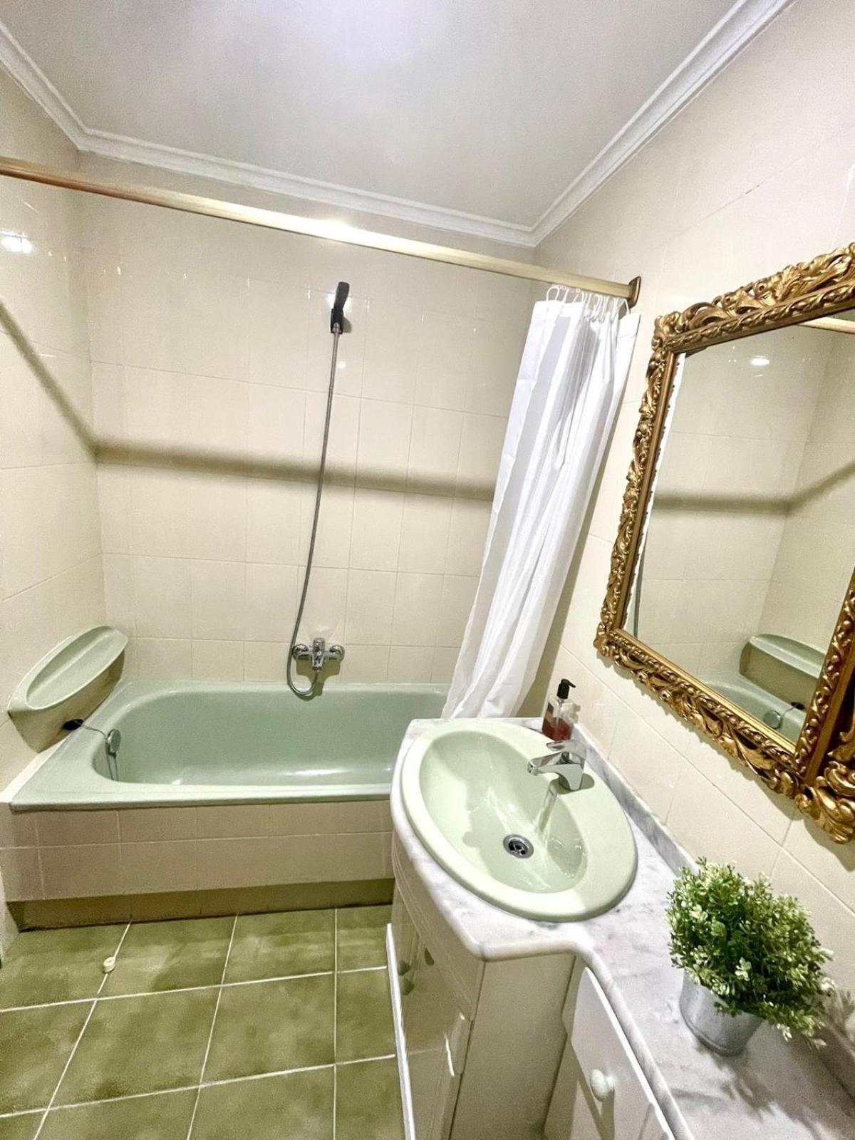 El Piso De Sabina Apartment Santander Luaran gambar